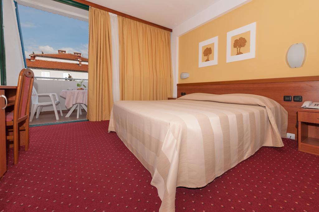 Maistra Select Family Hotel Amarin Rovinj Quarto foto